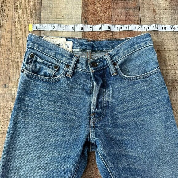 Abercrombie Boys Size 10 Button Fly Classic Fit Denim Jeans in Medium Wash Blue - Picture 4 of 9